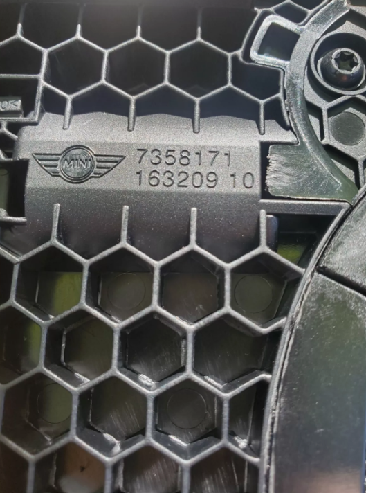 Mini Cooper convertible wind deflector